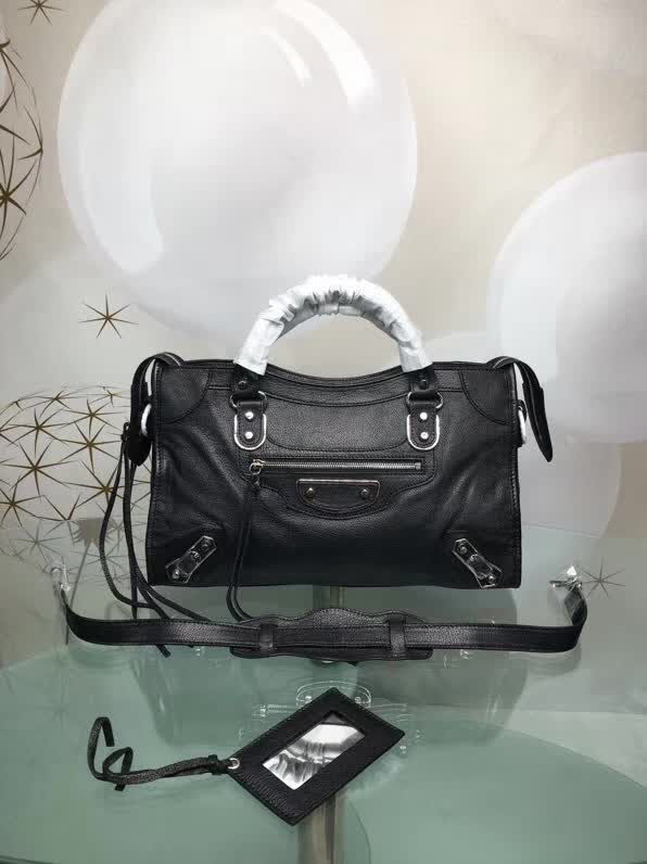BALENCIAG巴黎世家 原版義大利進口山羊皮 小黑釘 單肩斜挎包  BL1126